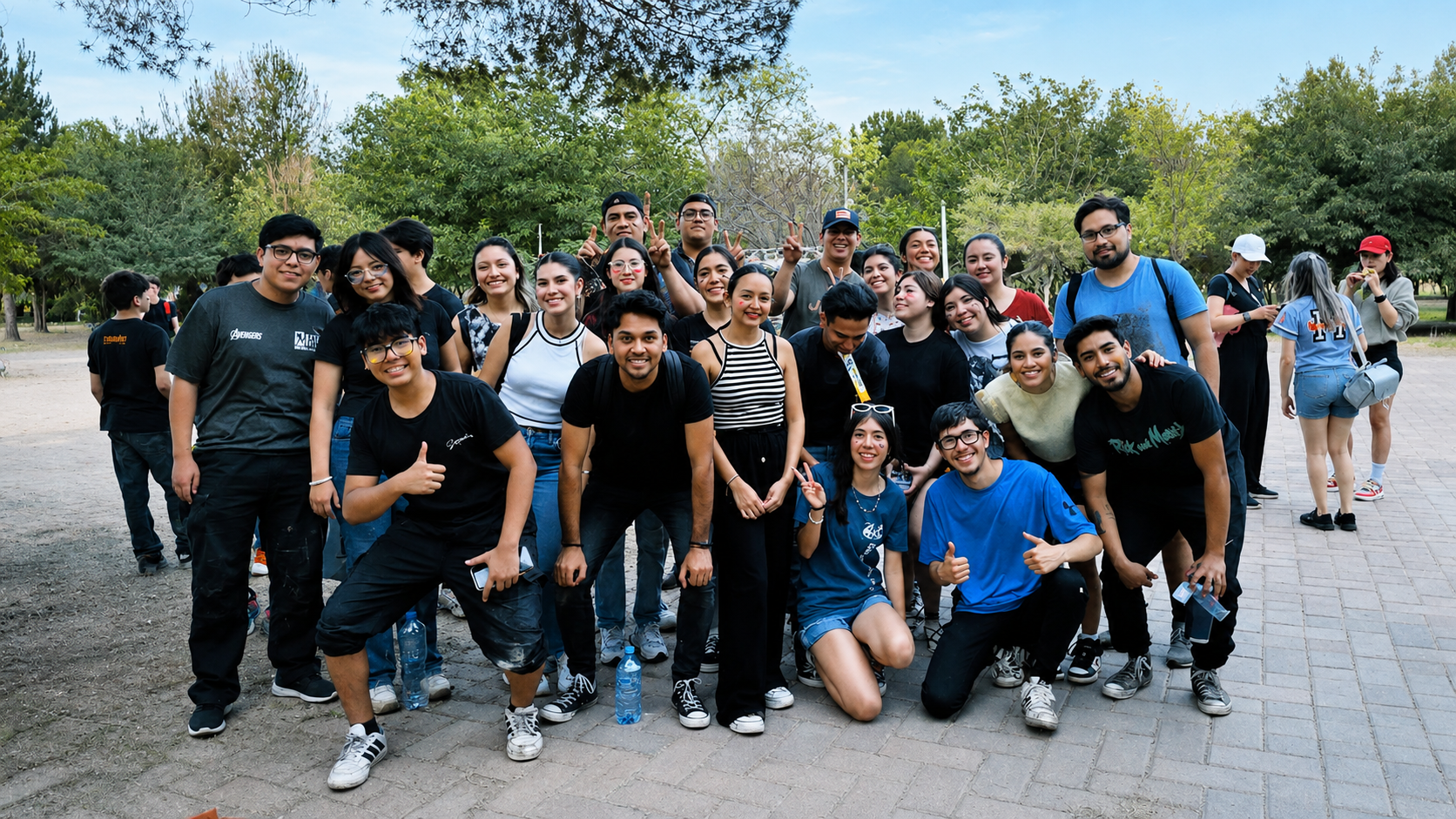 JOVENES